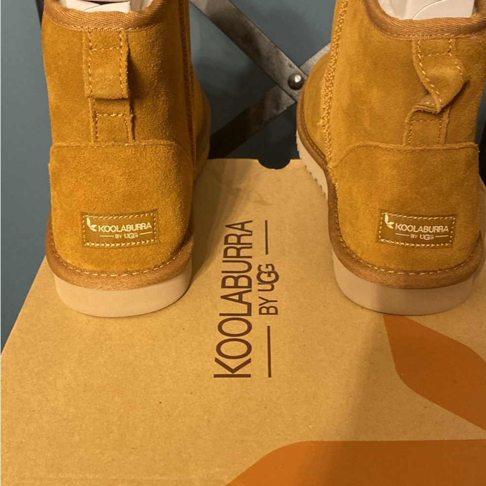 Koolaburra by UGG Tan Suede Boots